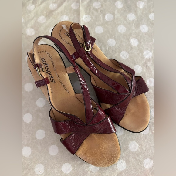 Softspots Women's Maroon Sandals - Picture 1 of 8